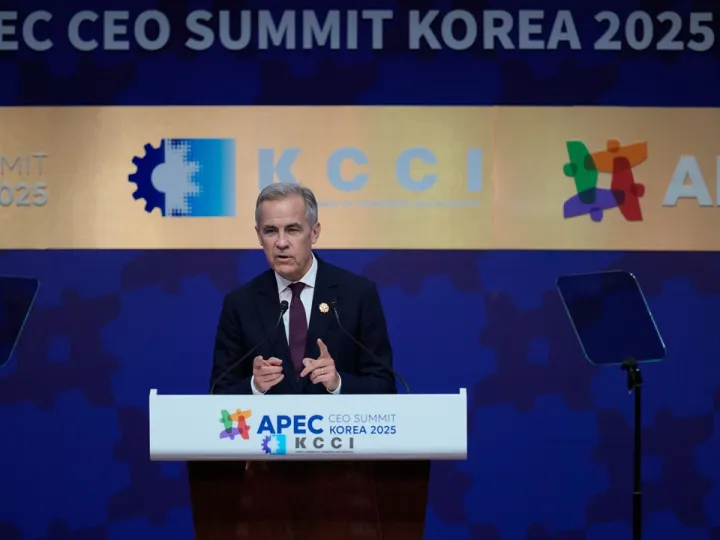 “A era do comércio baseado em regras acabou”, diz Carney, ao reunir-se com Xi para reactivar laços