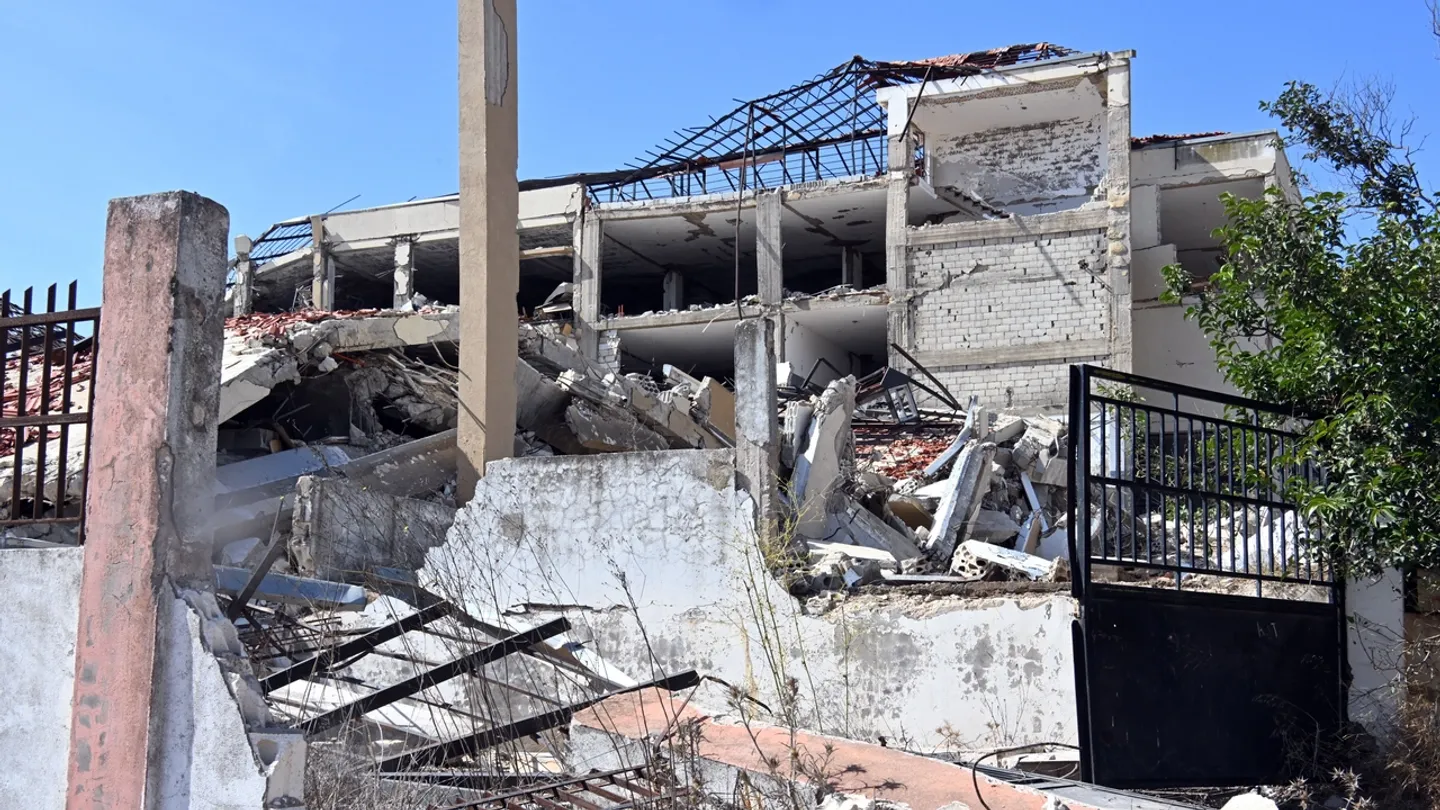 Israel diz que vai intensificar os ataques no Líbano, alegando que o Hezbollah está a reagrupar-se