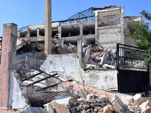 Israel diz que vai intensificar os ataques no Líbano, alegando que o Hezbollah está a reagrupar-se