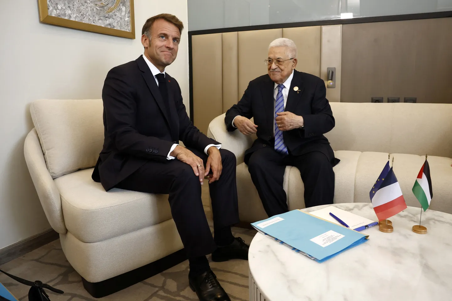 Франция примет Махмуда Аббаса