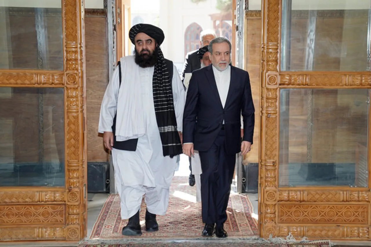 د ایران د بهرنیو چارو وزیر له خپل افغان سیال سره ټیلیفوني خبرې وکړې