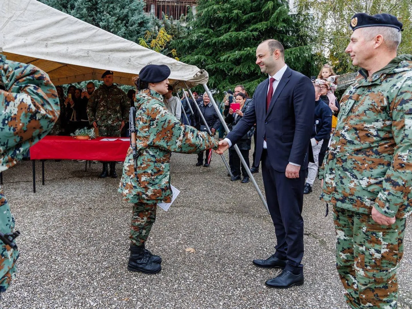 Нова генерација питомци и офицери положија заклетва на Воената академија