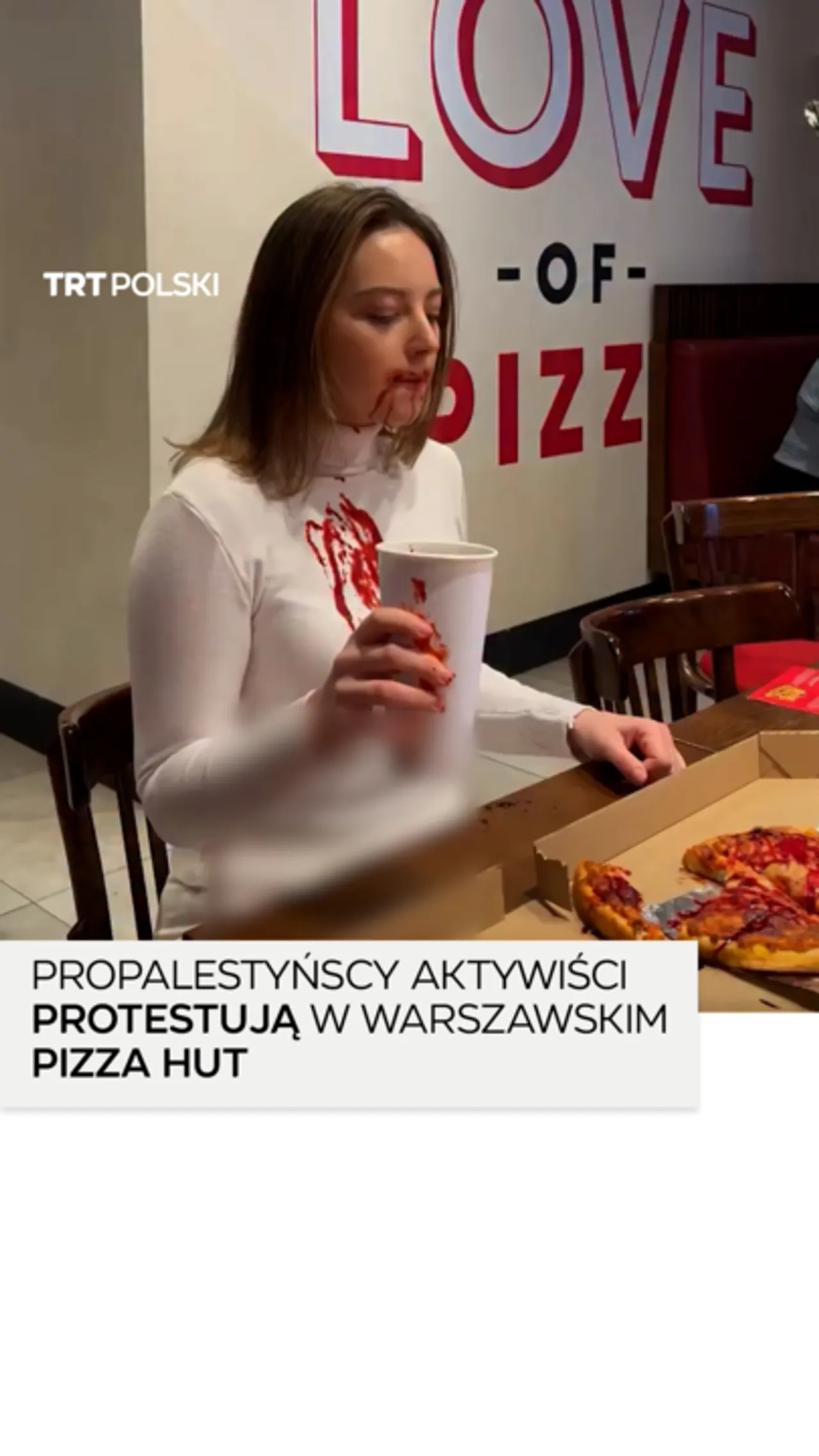 Propalestyńscy aktywiści protestują w warszawskim Pizza Hut