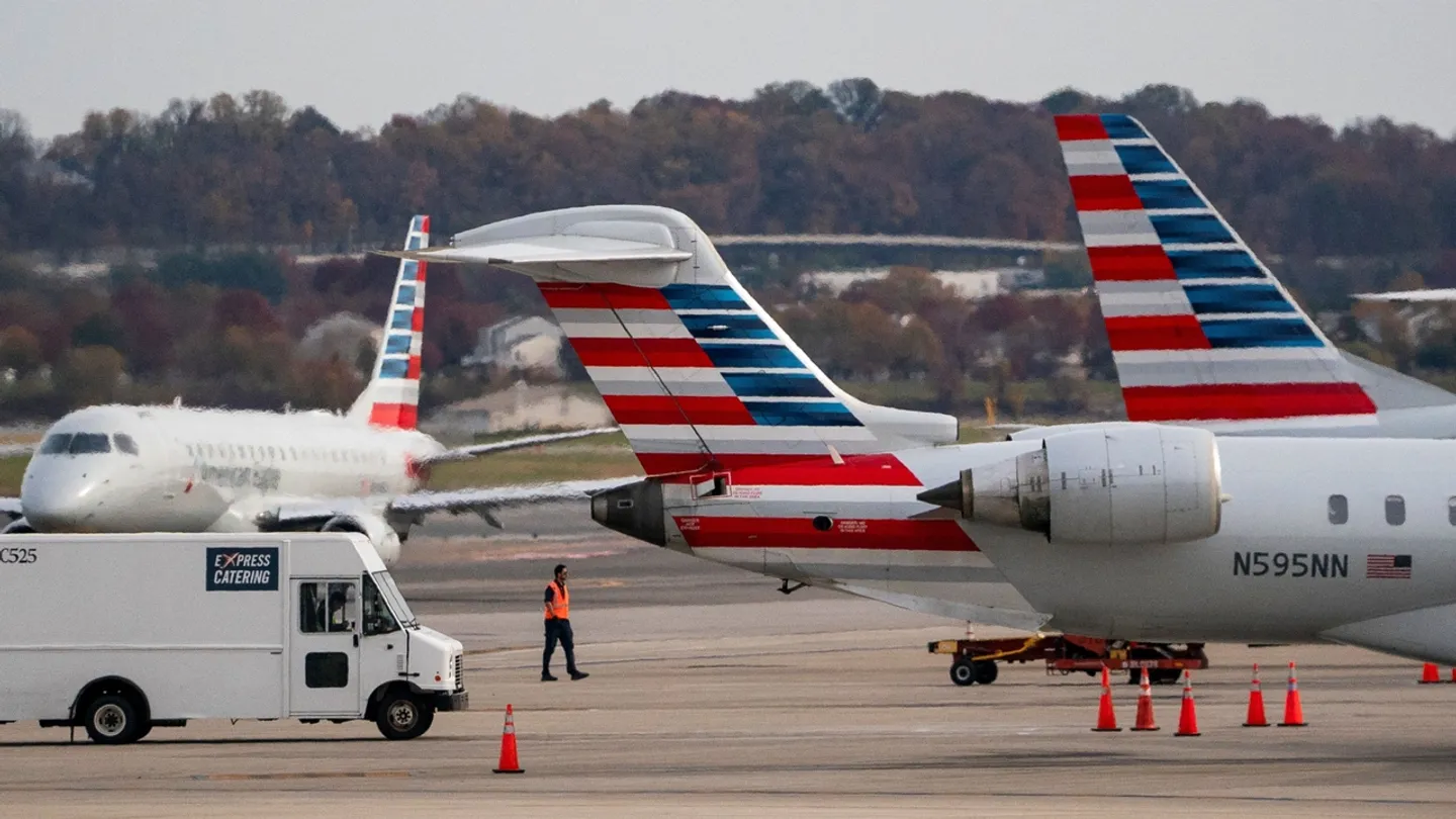 Atrasos de voos nos EUA ultrapassam 10.000 no pior dia de perturbações desde início do encerramento