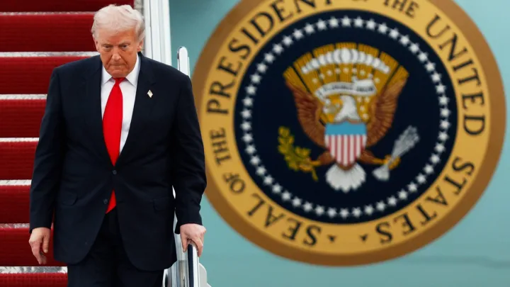 ترامپ: هر آمریکایی حداقل دو هزار دلار از محل درآمد تعرفهها دریافت خواهد کرد