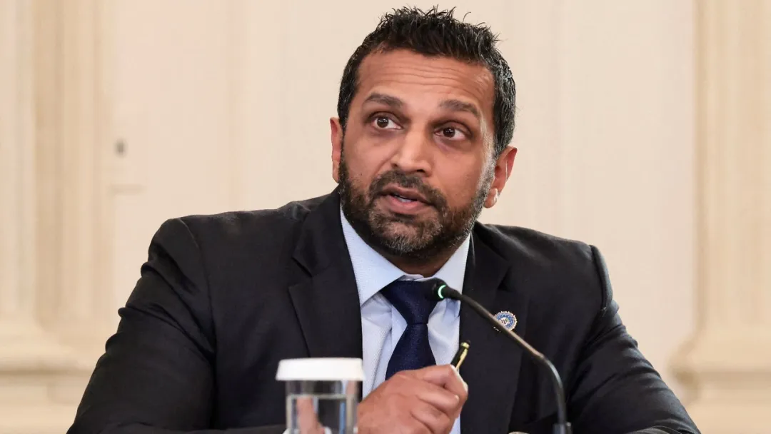 Глава ФБР тайно посетил Китай из-за фентанила?