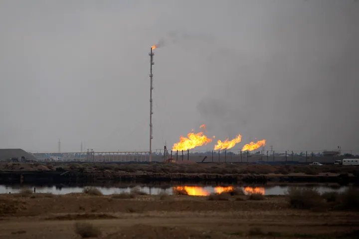 Iraq enforces US sanctions, forcing Russia's Lukoil to suspend production under force majeure