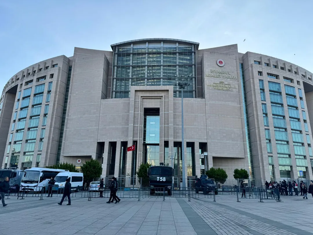 Acusan formalmente a Ekrem Imamoglu, exalcalde de Estambul, por cargos de corrupción en Türkiye