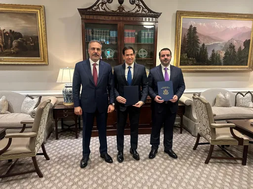 Фидан се придружил на состанокот меѓу Трамп и Aл Шара во Белата куќа