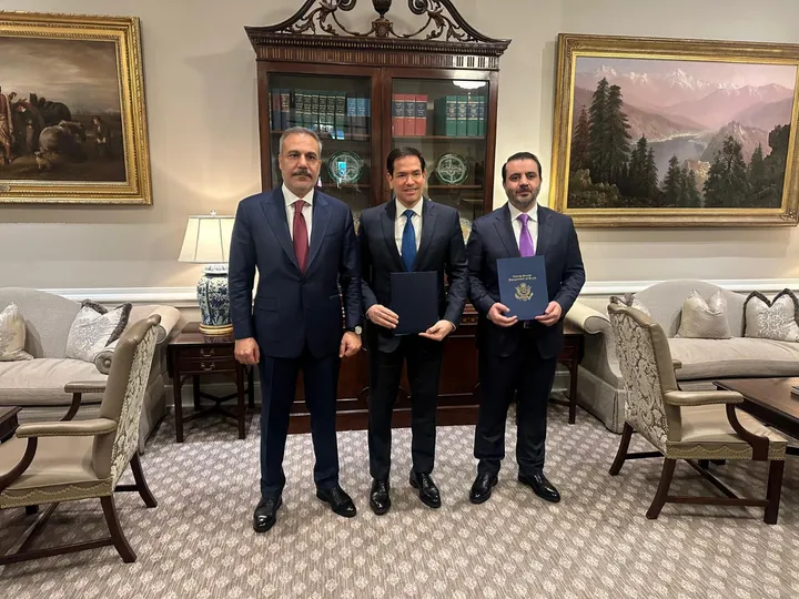 Фидан се придружил на состанокот меѓу Трамп и Aл Шара во Белата куќа