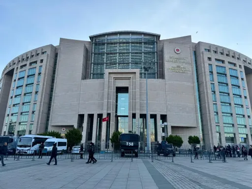 Экс-мэру Стамбула предъявлены обвинения в коррупции