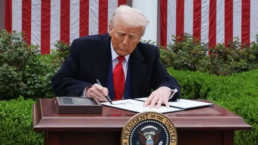 Трампу стало тесно в Белом доме