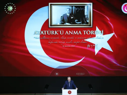 Erdogan: "Fortalecer a Türkiye significa honrar o legado de Ataturk"