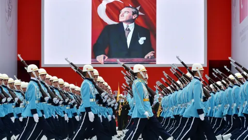 Reflexões sobre o Dia da República: a «grande estratégia» da Türkiye numa perspetiva histórica