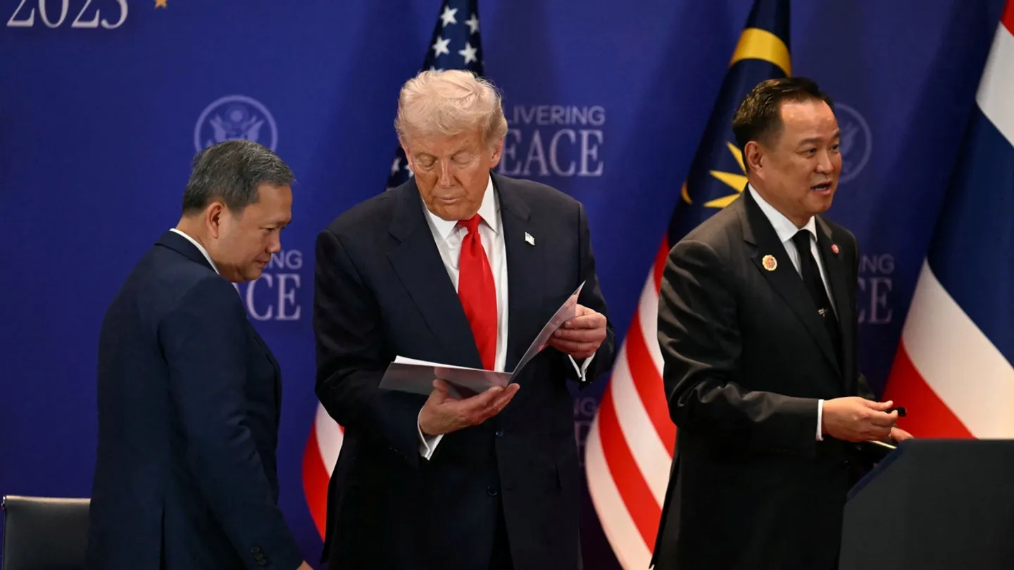 Tailândia suspende o acordo de paz com o Camboja após explosão de mina terrestre