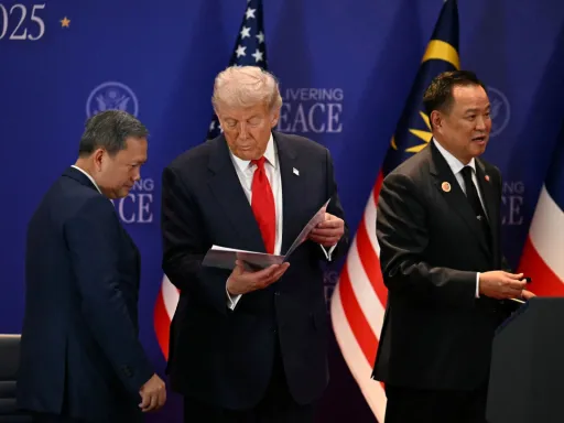 Tailândia suspende o acordo de paz com o Camboja após explosão de mina terrestre