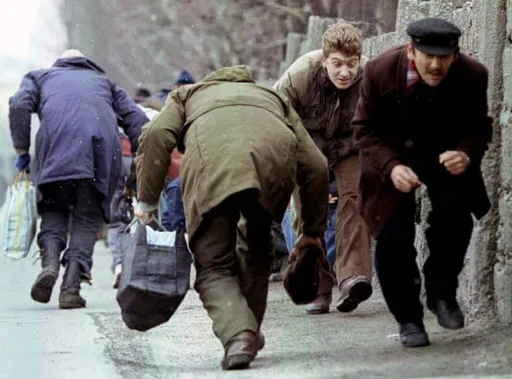 "سياحة القناصة".. الادعاء العام في ميلانو يحقق في جرائم مروّعة خلال حرب البوسنة