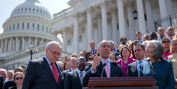 Demokrat hentikan kebuntuan pemerintahan AS, tapi perpecahan di tubuh partai makin terlihat