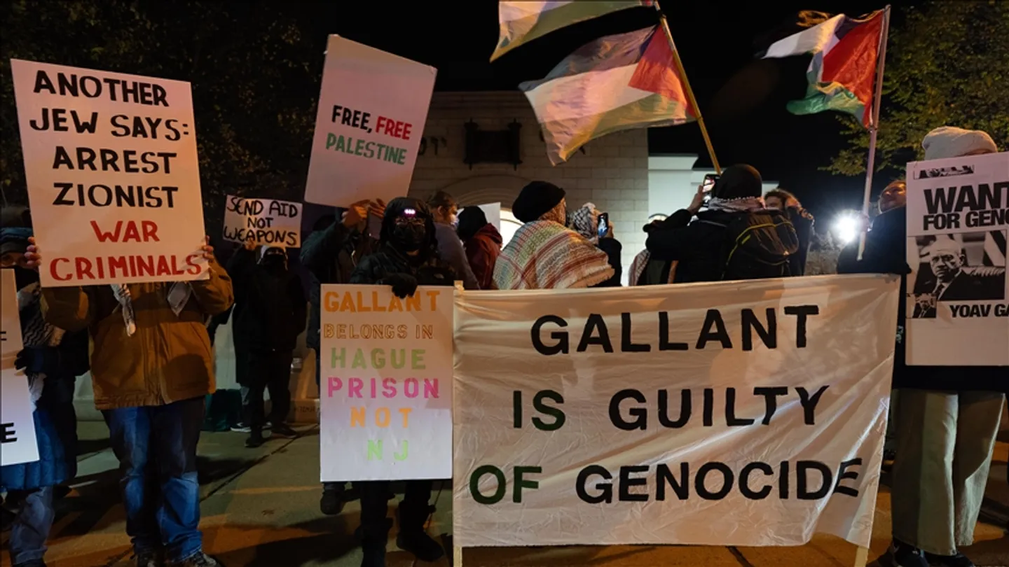 Policia ndërhyn në protestat kundër fjalimit të ish-ministrit izraelit të Mbrojtjes në ShBA