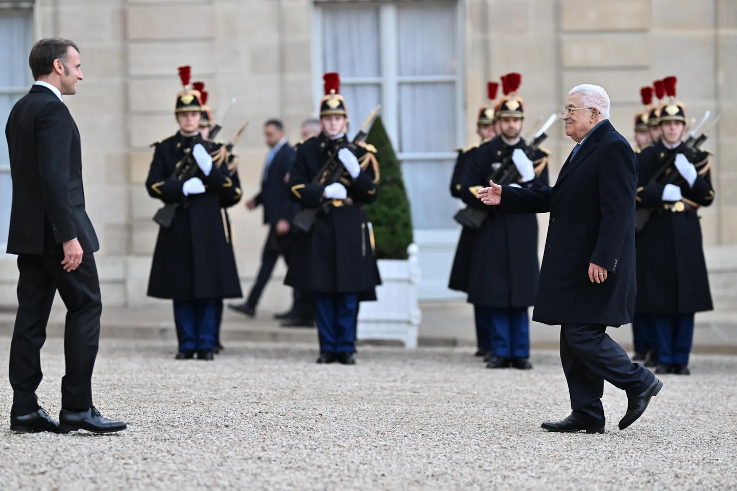 Abbas in Paris: Arbeitsgruppe für Verfassung des Staates Palästina geplant
