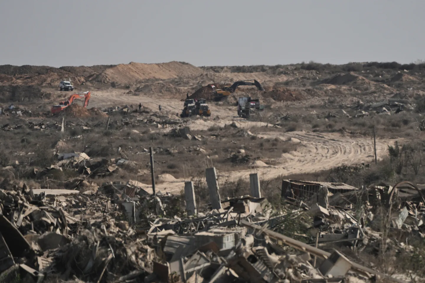 Bombardements israéliens à l’intérieur de la “ligne jaune”