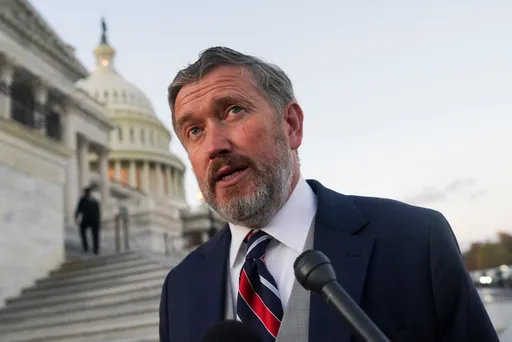 Републикански конгресмен поднесе предлог закон за повлекување на САД од НАТО