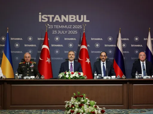 Ivanov: "Rússia pronta para retomar as conversações de Istambul com a Ucrânia"