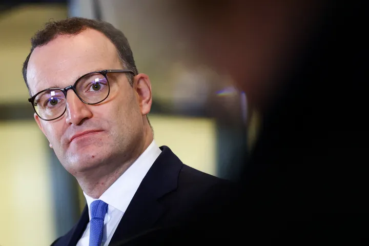 Kommission befragt Spahn zu Maskenkäufen