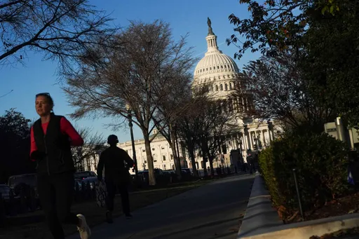بعد إنهاء أطول إغلاق حكومي في البلاد .. الوزارات الأمريكية تعلن استئناف عملها