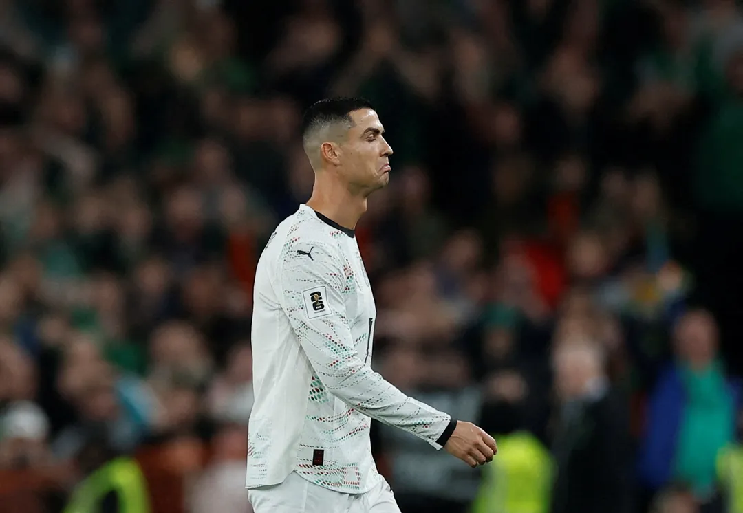 Ronaldo risks ban at World Cup after red card for elbowing Ireland defender in qualifying game