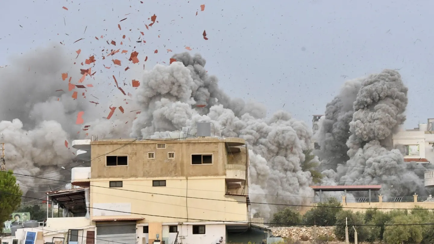 انتهاك مستمر لوقف الحرب.. غارات إسرائيلية جديدة على بلدتين جنوبي لبنان