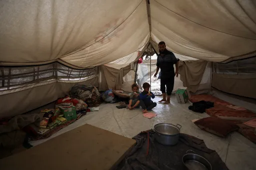 Cold rains threaten fragile tents amid flooding risk in Gaza