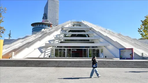 Piramida e Tiranës, nga muze e ish-diktatorit Enver Hoxha në një atraksion turistik