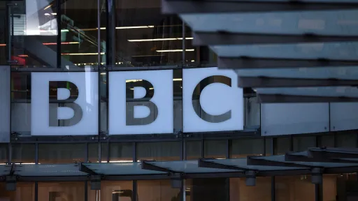 BBC تعتذر لترمب عن "تعديل مُضلّل لخطاب قديم" وترفض دفع تعويضات لـ"عدم وجود أساس قضائي"