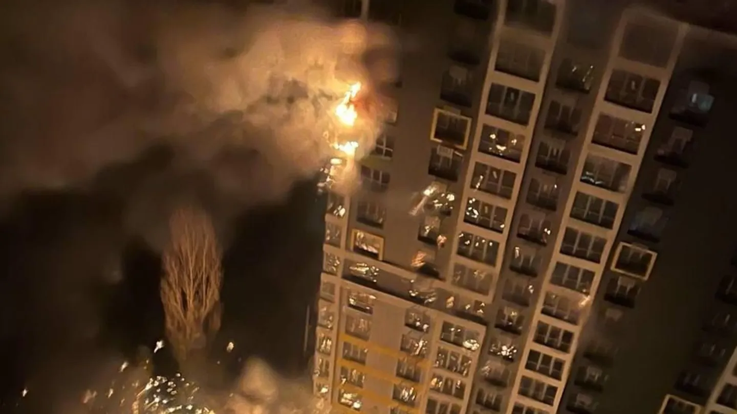 مسؤول أوكراني يعلن تعرّض كييف لهجوم روسي "هائل" بمسيّرات وصواريخ