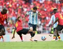 Messi régale le public en Angola dans un match amical historique