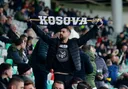 Tifozët kosovarë në Slloveni raportojnë vjedhjen e targave të automjeteve