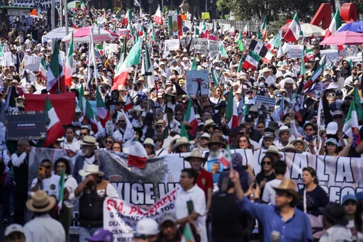 18 arrested after violent clashes erupt at massive anti-crime protests in Mexico City