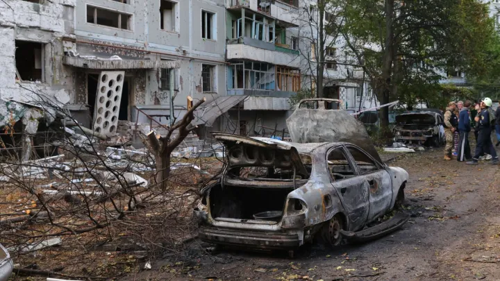 إعلام روسي يعلن السيطرة على قرية أخرى في زابوريجيا وكييف: استهدفنا مصفاة ريازان للنفط