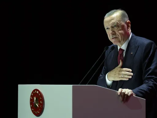 Presidente Erdogan comemora o 42.º aniversário da fundação da República Turca do Norte de Chipre