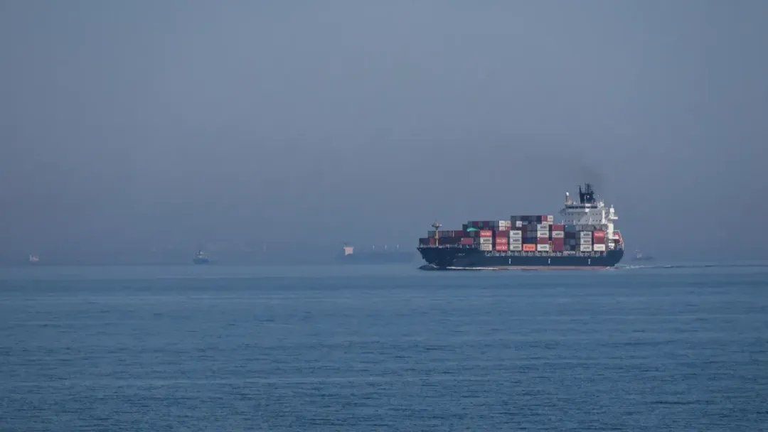 ایران یک نفت‌کش خارجی را به اتهام حمل محموله غیرمجاز در خلیج توقیف کرد