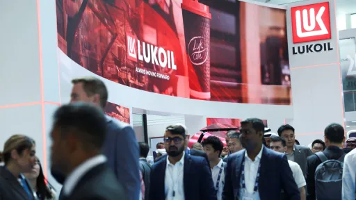Вашингтон отсрочил санкции против «Лукойла»