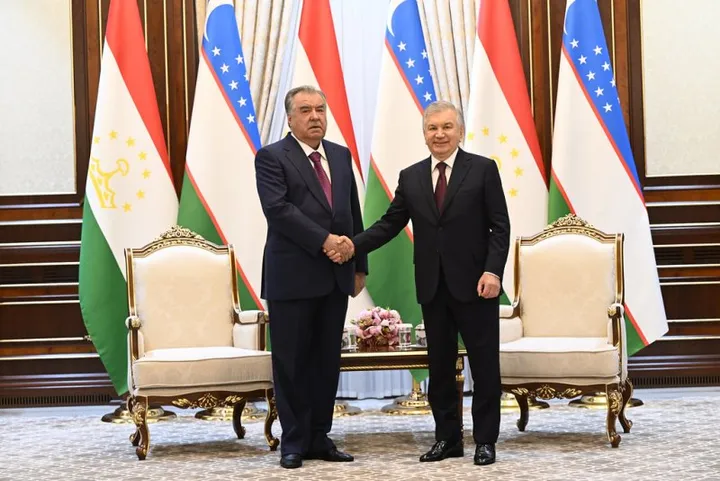 دیدار رؤسای جمهور تاجیکستان و ازبکستان؛ بررسی و گفت‌وگو درباره روابط دوجانبه