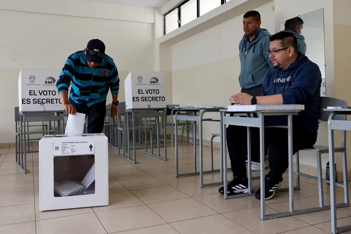 Measure to allow return of foreign military bases in Ecuador fails in vote