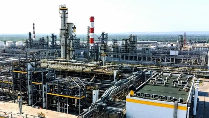 ВСУ сообщили об атаке на ключевой для российской армии НПЗ