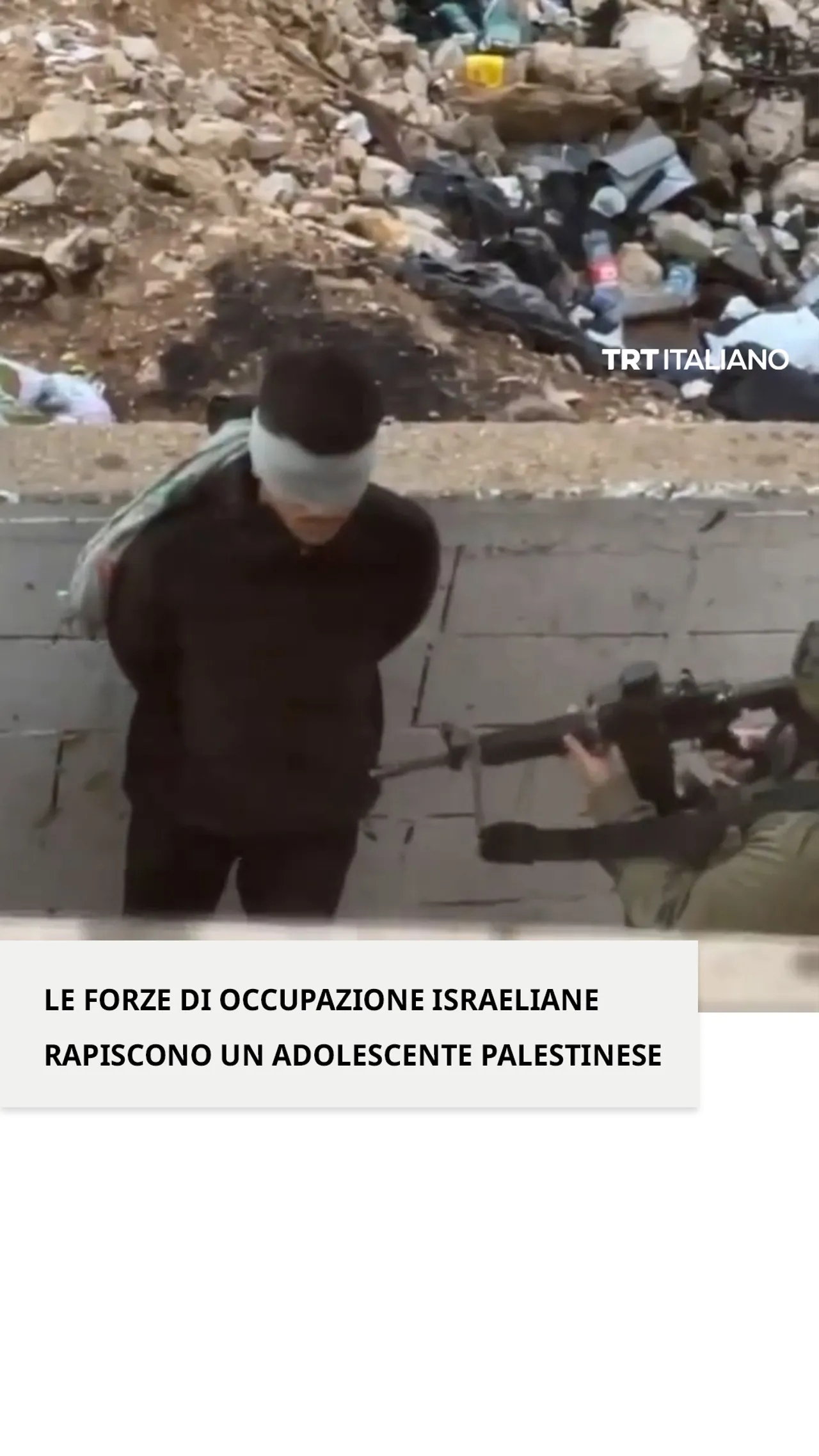 Le forze di occupazione israeliane arrestano un adolescente nella sua casa