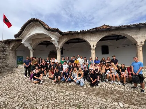 Mbi 11 milionë turiste të huaj kanë vizituar Shqipërinë në 10 muaj