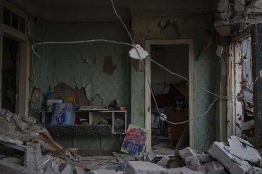 Ukraina thotë se 4 persona u vranë dhe 15 u plagosën nga sulmet ajrore ruse në rajonet e Kharkivit