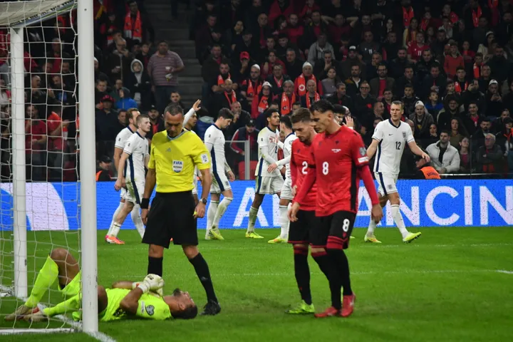 Shqipëria mposhtet 0-2 nga Anglia, por siguron play-off-in e Botërorit 2026