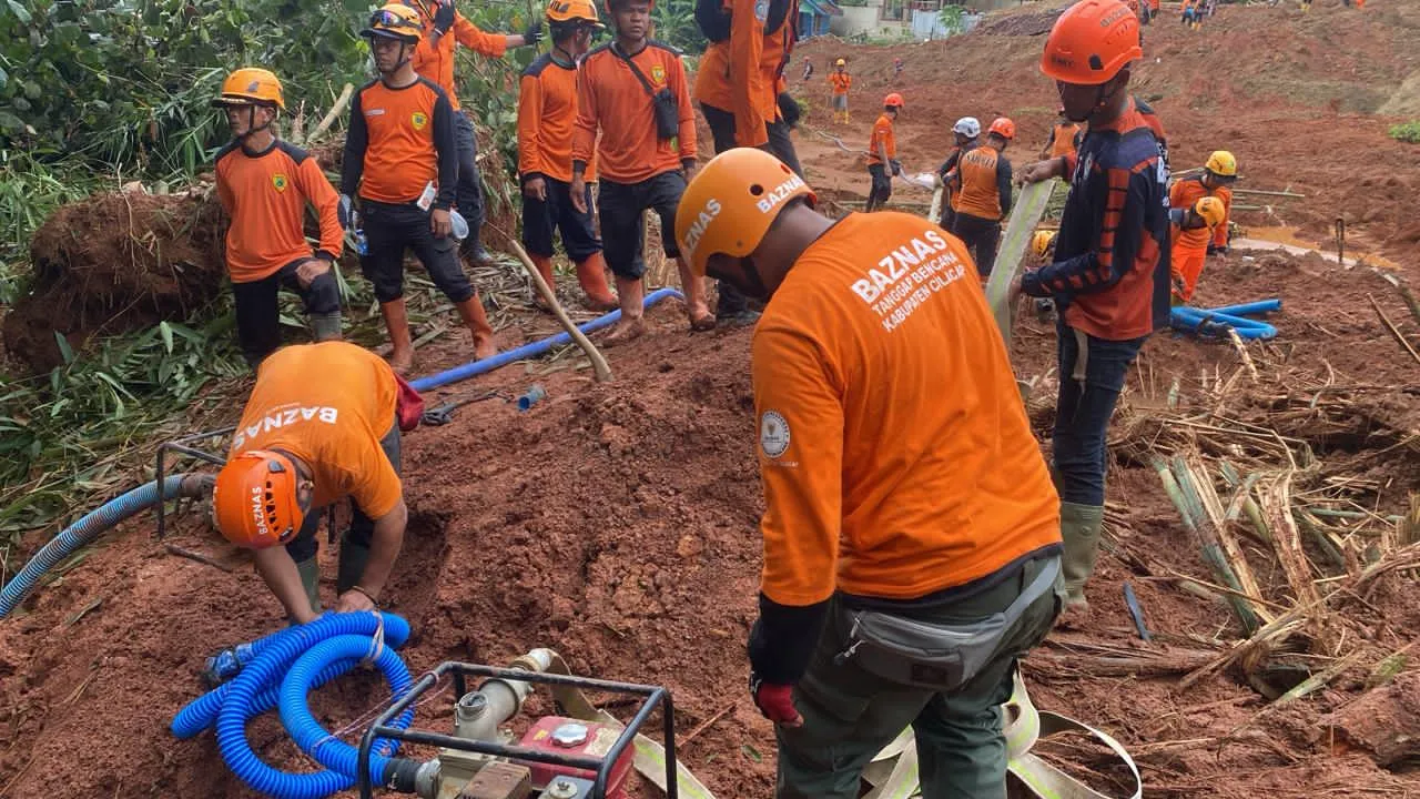 BAZNAS kerahkan tim BTB bantu evakuasi di Cilacap dan Garut, buka dapur umum dan layanan kesehatan